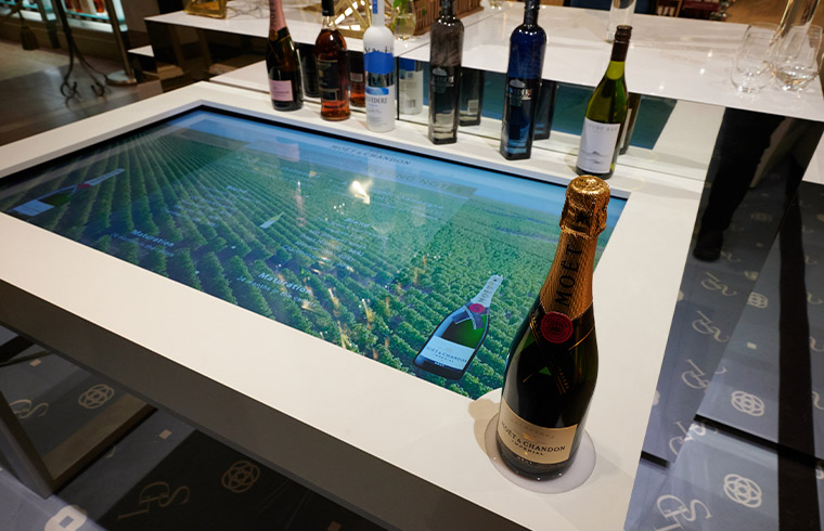 MOËT HENNESSY - Vinexpo stand - ELBA Group - fabricant PLV Luxe